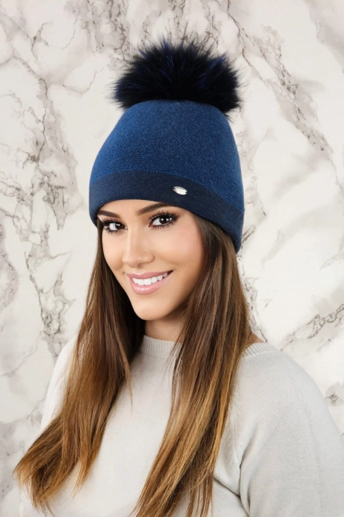 Aloes Naturalny Pompon czapka damska Kamea zimowa, 80% wełny, rozmiar uniwersalny 54–60 cm, kolor granatowy