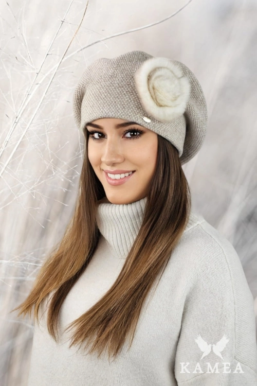 Sasanka beret damski Kamea zimowy, 80% wełny, rozmiar uniwersalny 54–60 cm, kolor beżowy
