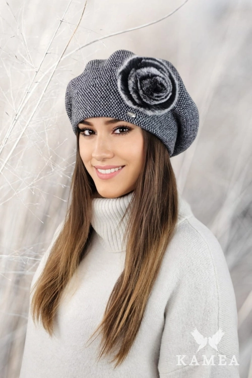 Sasanka beret damski Kamea zimowy, 80% wełny, rozmiar uniwersalny 54–60 cm, kolor czarny