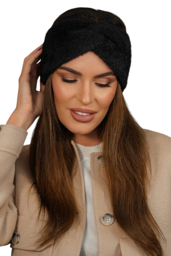 YOSHI – czarna opaska na głowę damska Elegancka, twarzowa opaska na głowę zimowa z miękkiego poliamidu. Stylowa pętelka z przodu i komfort przez cały dzień.