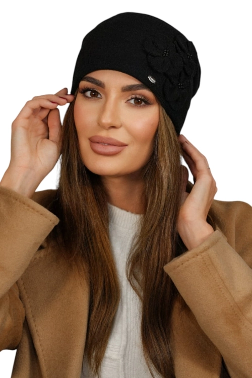 Ambrozja czapka damska Kamea zimowa, 80% wełny, rozmiar uniwersalny 54–60 cm, kolor czarny