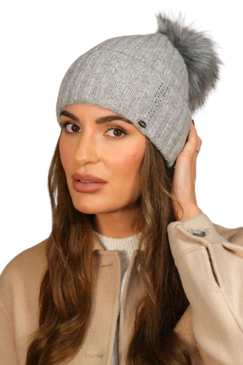 Nila czapka damska Kamea zimowa, z pomponem, prążkowany splot, z kryształkami, 80% wełny, rozmiar uniwersalny 54–60 cm, kolor szary