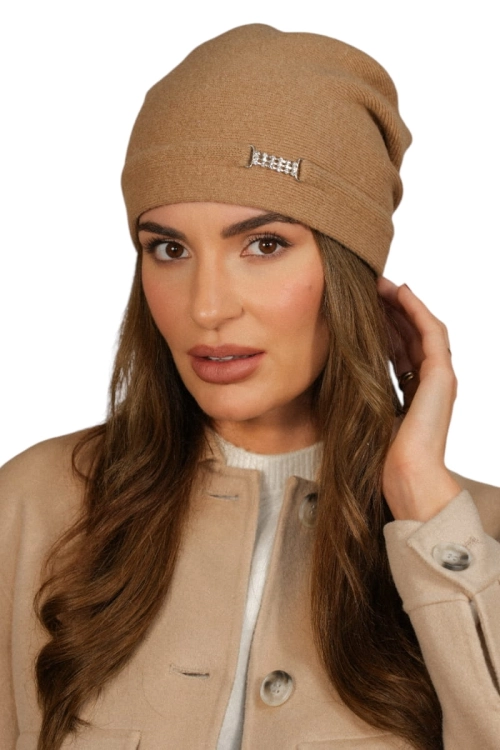 Leonora czapka damska Kamea zimowa, z kryształkami, 80% wełny, rozmiar uniwersalny 54–60 cm, kolor piaskowy