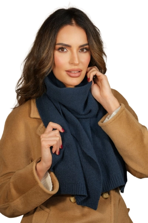 Szalik-02 damski Kamea zimowy, 80% wełny, 160 × 25 cm, kolor granatowy