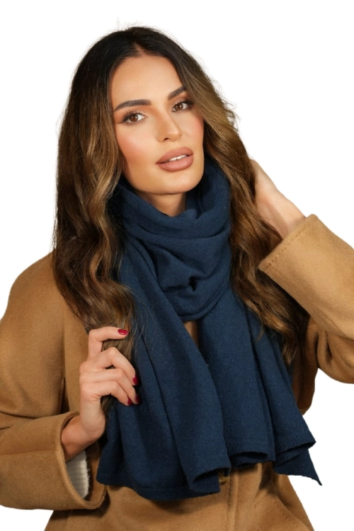 Szalik-01 damski Kamea zimowy, 80% wełny, narzutka, 180 × 65 cm, kolor granatowy
