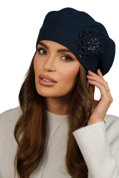 Peonia beret damski Kamea zimowy, 80% wełny, rozmiar uniwersalny 54–60 cm, kolor granatowy i turkusowy