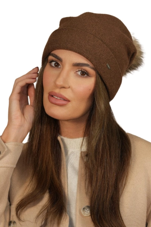 Chiru Eco Pompon czapka damska Kamea zimowa, 80% wełny, rozmiar uniwersalny 54–60 cm, kolor czekoladowy