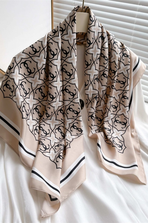 Apaszka damska jedwabiste wykończenie monogram, z ozdobną ramką,  90 × 90 cm, kolor beżowy