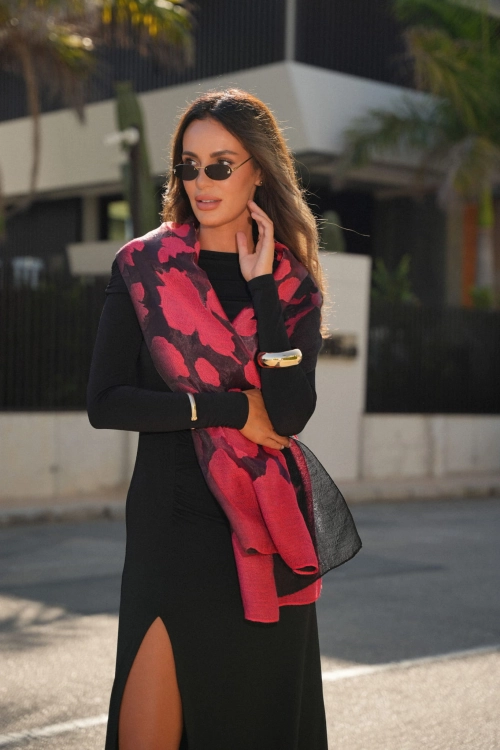 Szalik damski, 60% jedwabiu, 180 × 70 cm, kolor czerwony