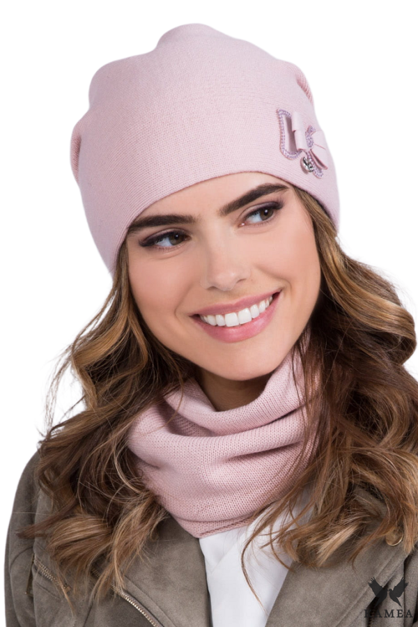 WIKA czapka damska kolor różowy-kamea.png