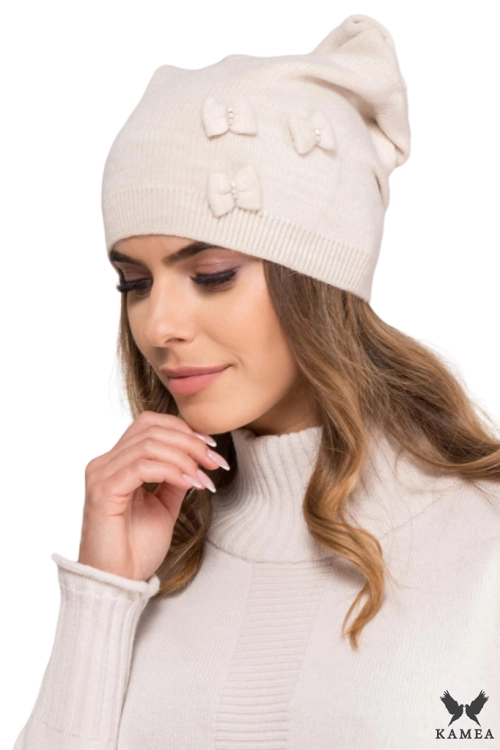 Renata czapka damska Kamea zimowa, motyle, 50% wełny, rozmiar uniwersalny 54–60 cm, kolor beżowy